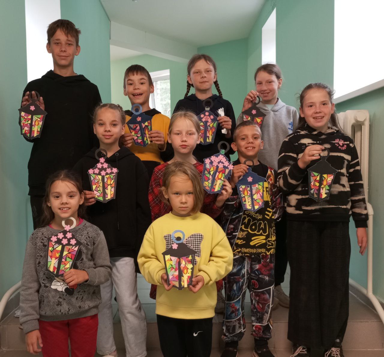 Фонарь с мозаичным стеклом