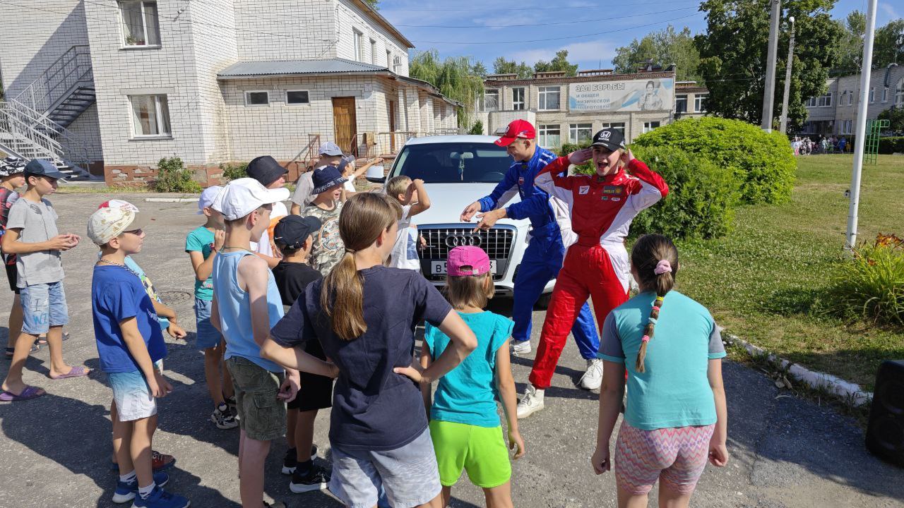 Гражданская авиация у нас в гостях!